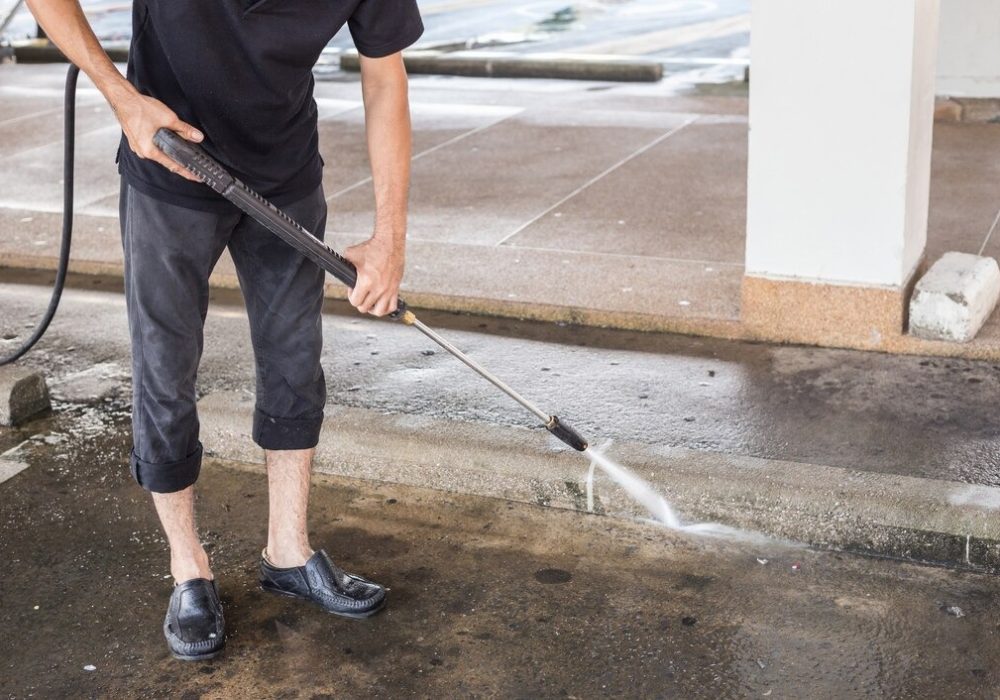 Pressure washing cleaning