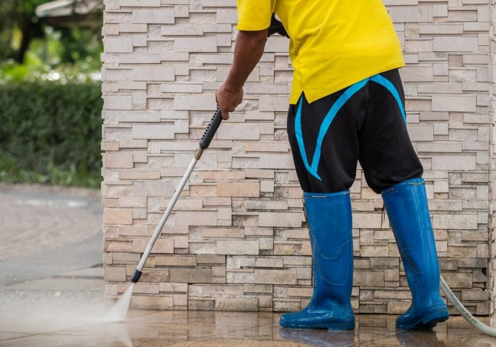 Pressure washing cleaning